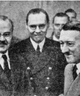 В’ячеслав Молотов та Адольф Гітлер під час переговорів в імперській канцелярії (фото з радянської газети «Правда»).