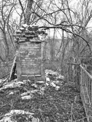 Пам’ятний знак на старому кладовищі села Перевіз, який було встановлено  в пам’ять про загибель дітей на плоту.