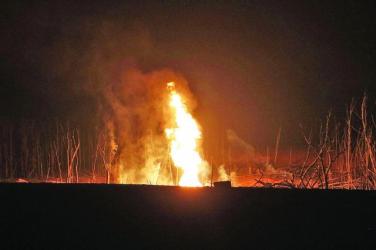 Факельне полум’я було видно навіть у ближніх селах.